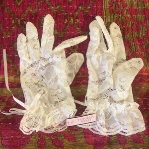 Victoria's Secret Lace Gloves os fits most white lace
